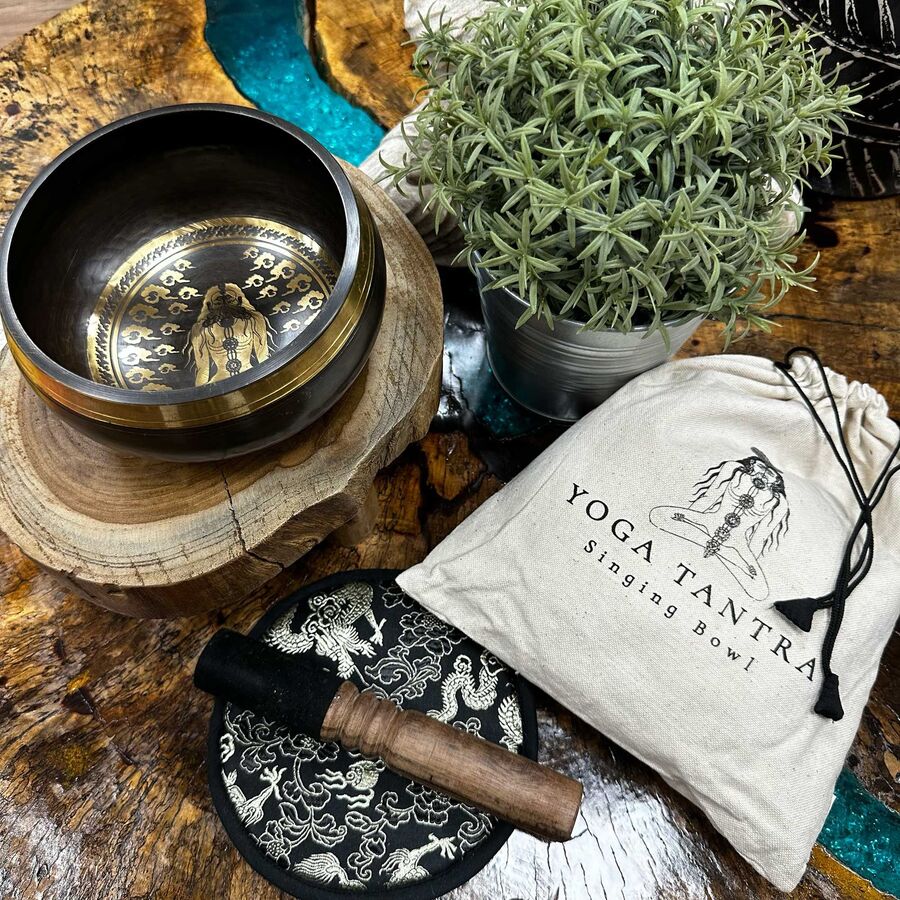 Hand Beaten & Engraved Singing Bowl Gift Set: 14cm - Yogi, photo 2